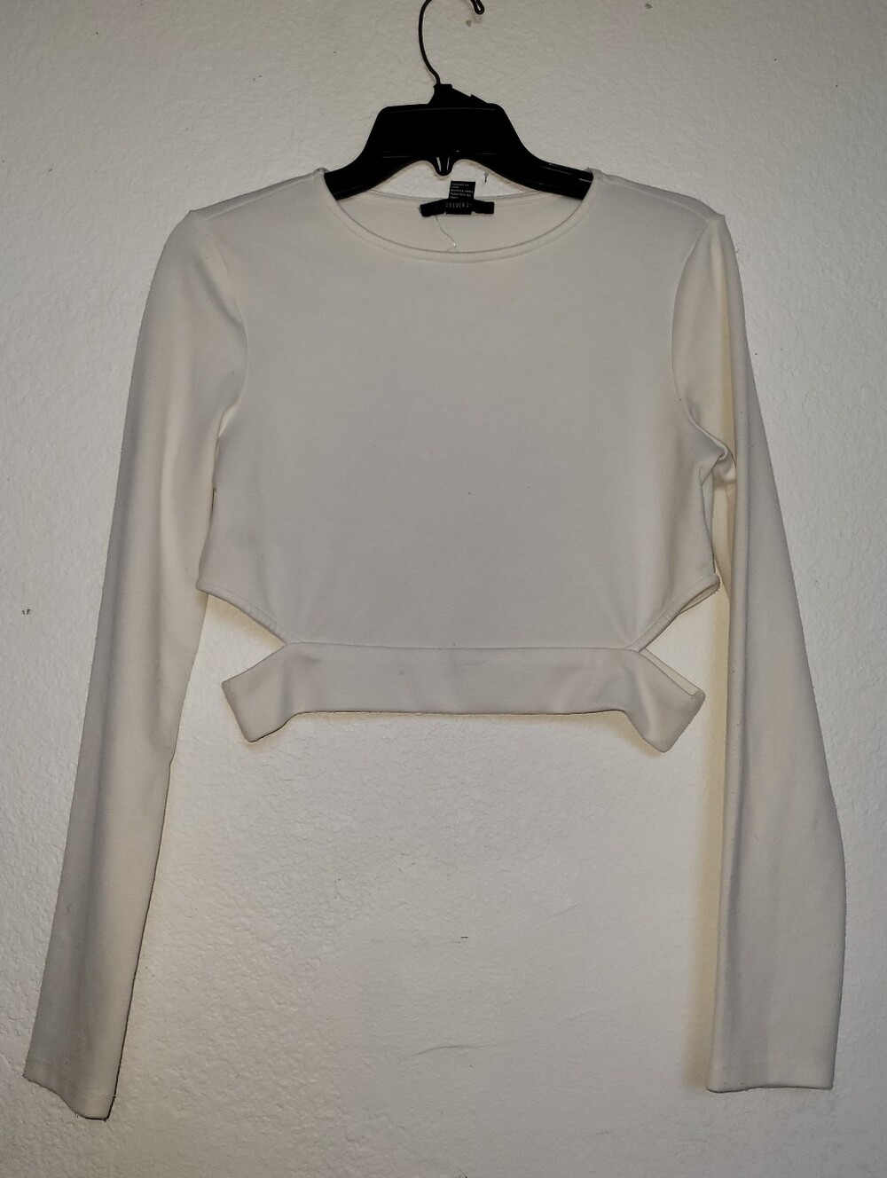 Forever 21 Women's Cream Long-Sleeve Cropped Top